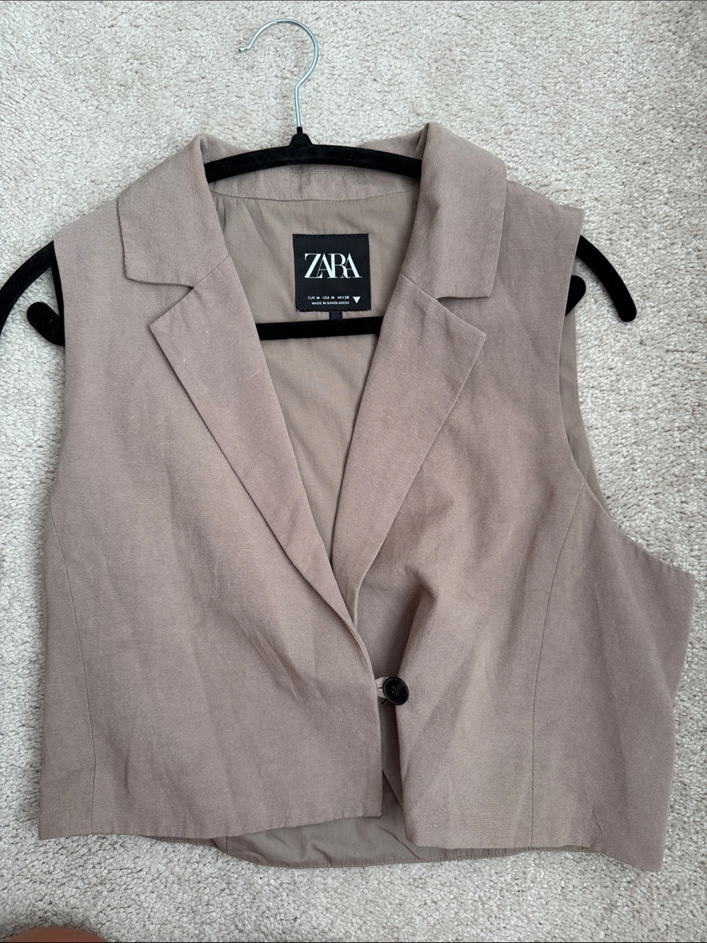 Zara Sleeveless Cropped Blazer Vest in Taupe